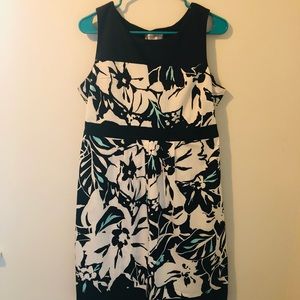 Motherhood maternity dress size L.